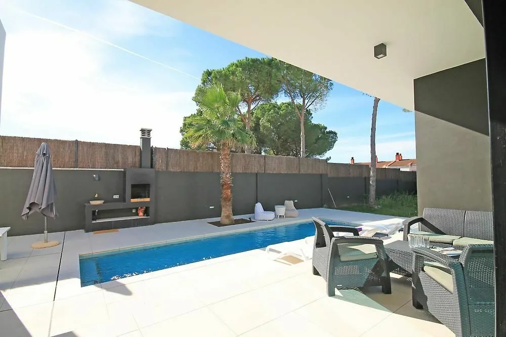 Villa Blanca L'Escala Hotel